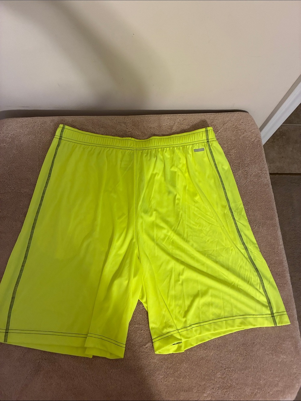 Men's Tek Gear XXL Neon Yellow Athletic Training Shorts - Picture 4 of 4